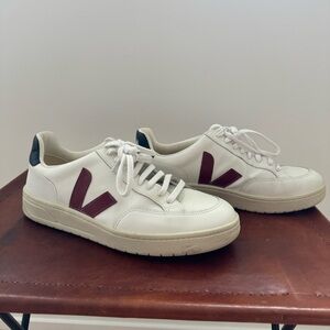 Veja V-12 Low Top Sneaker